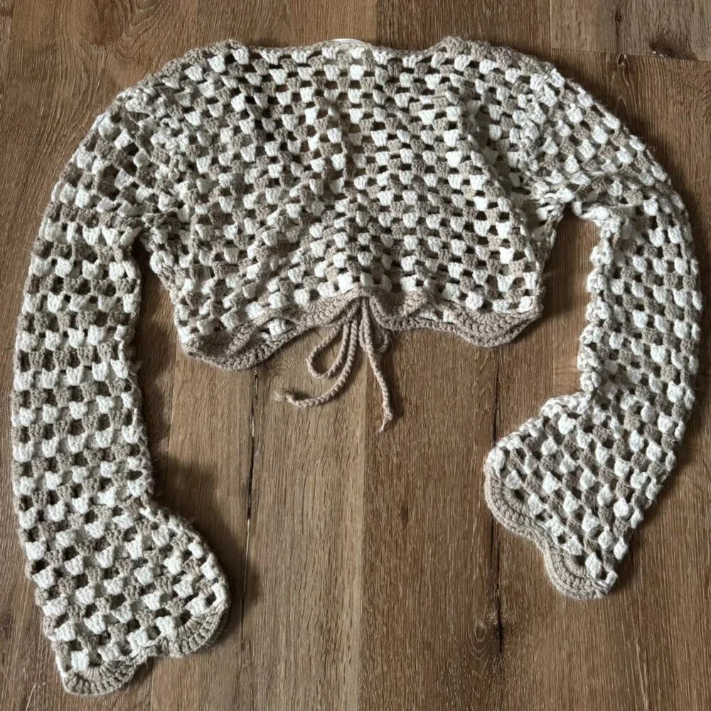 Line and Dot Cream and White crochet‎ crop tie top Size small